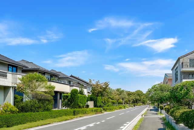 外壁塗装をイメージした住宅街の写真